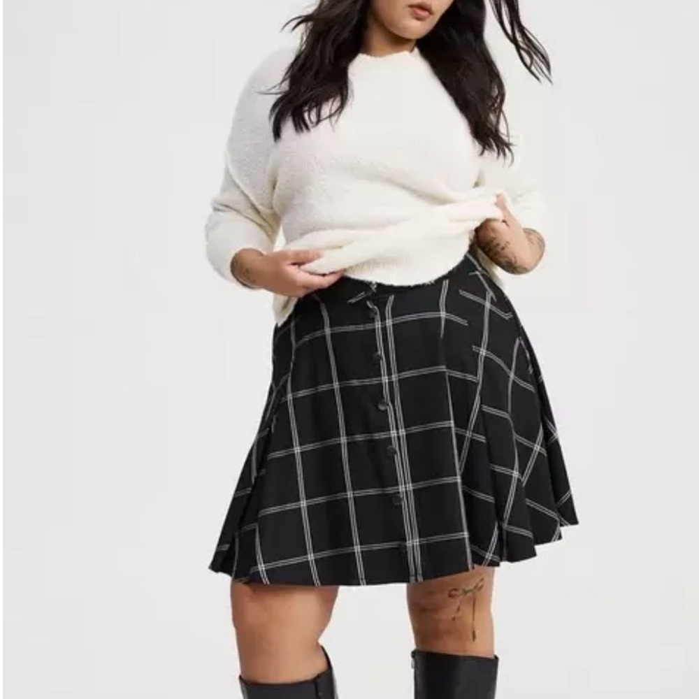 Torrid Black Plaid Skater Skirt Size 0 (L) Button Front Windowpane